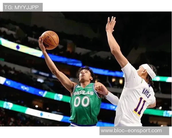 克里斯蒂全场表现出色三分球命中率高效助球队逆转胜利