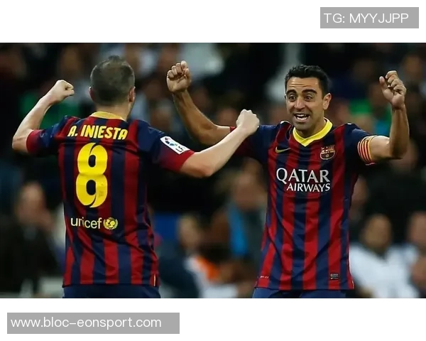 哈维西蒙斯与鲁尼亲密对话合影分享表达深切敬意与荣幸之情 哈维西蒙斯与鲁尼亲密对话合影分享表达深切敬意与荣幸之情