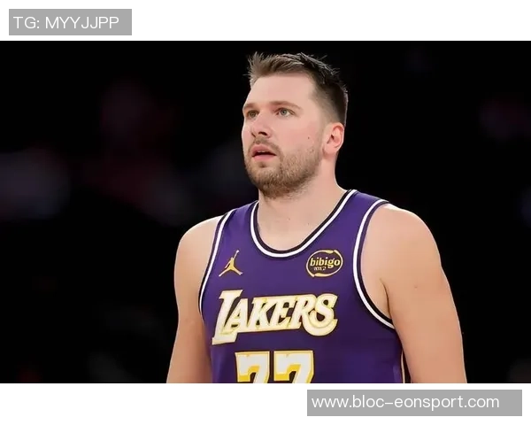 米勒质疑东契奇防守态度为何不积极协防只会摆手表示无奈 米勒质疑东契奇防守态度为何不积极协防只会摆手表示无奈